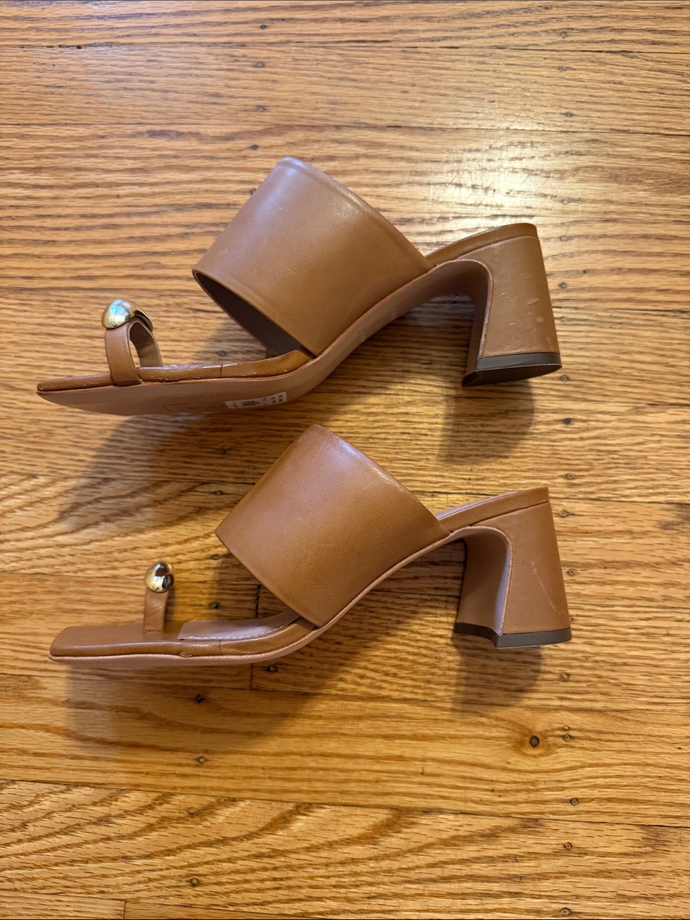 NWOB Anthropologie Tan Leather Block Heel Toe-Ring Slides with Gold Accents - Picture 5 of 10